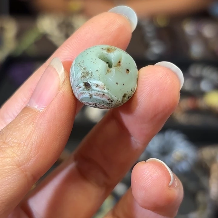 琉璃颈饰琉璃单珠