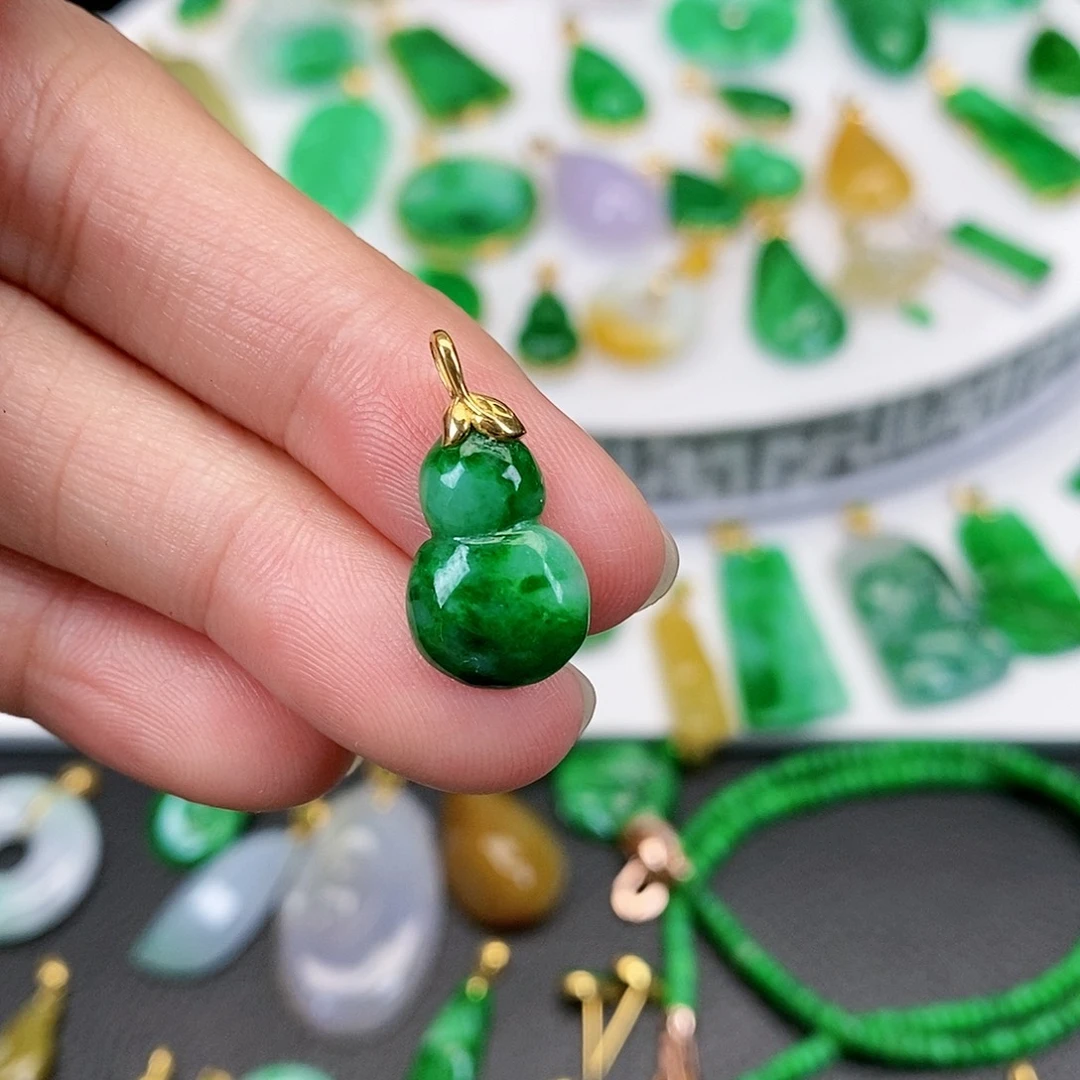 翡翠吊坠(不含链)18K金镶嵌