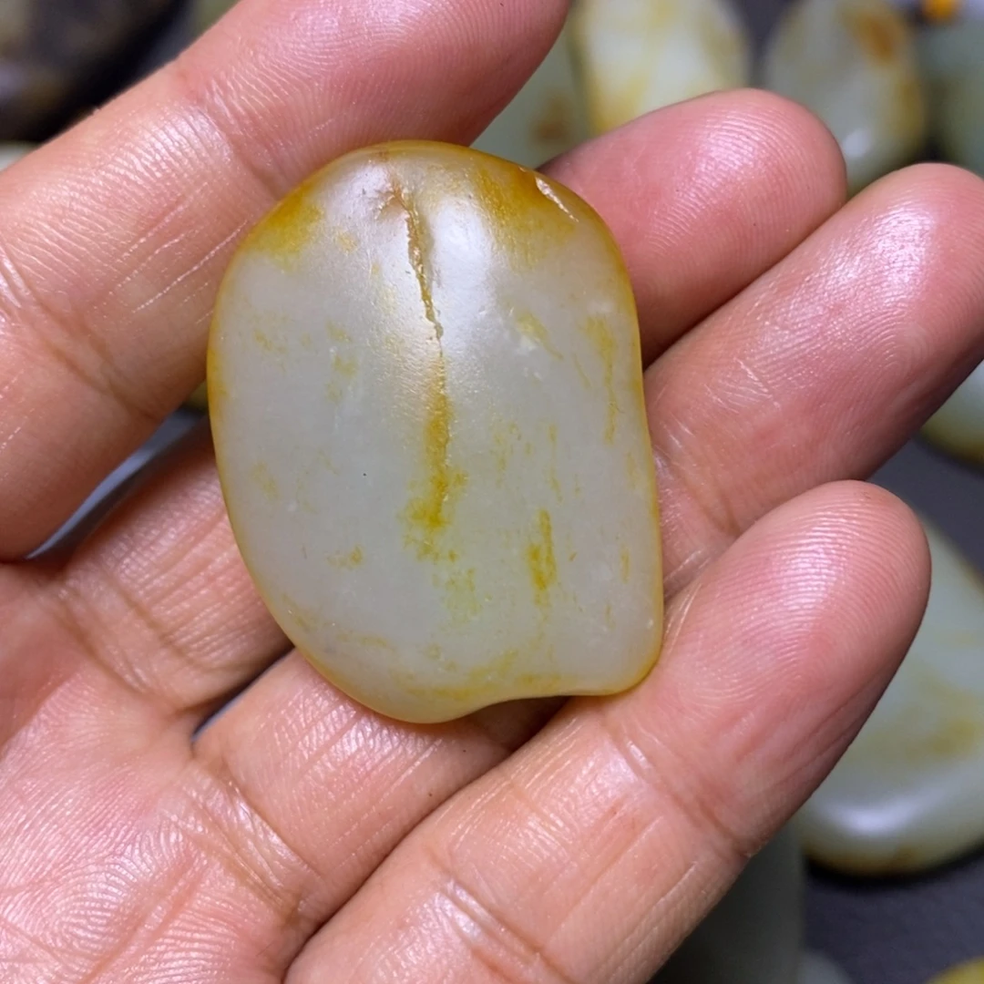 未镶嵌和田玉（糖玉）挂件