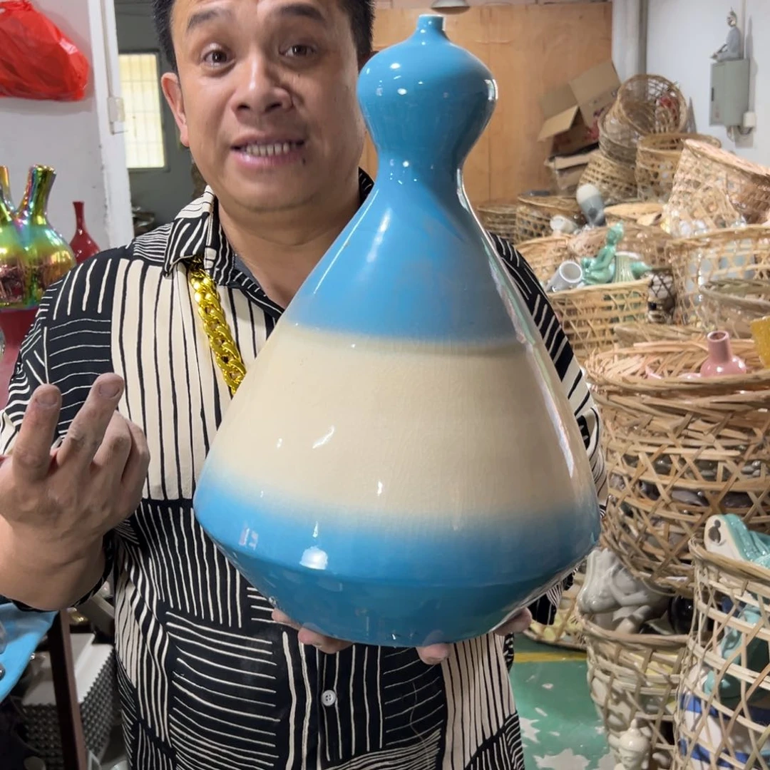 摆件55 号高中低温陶瓷瓶（部分微瑕）