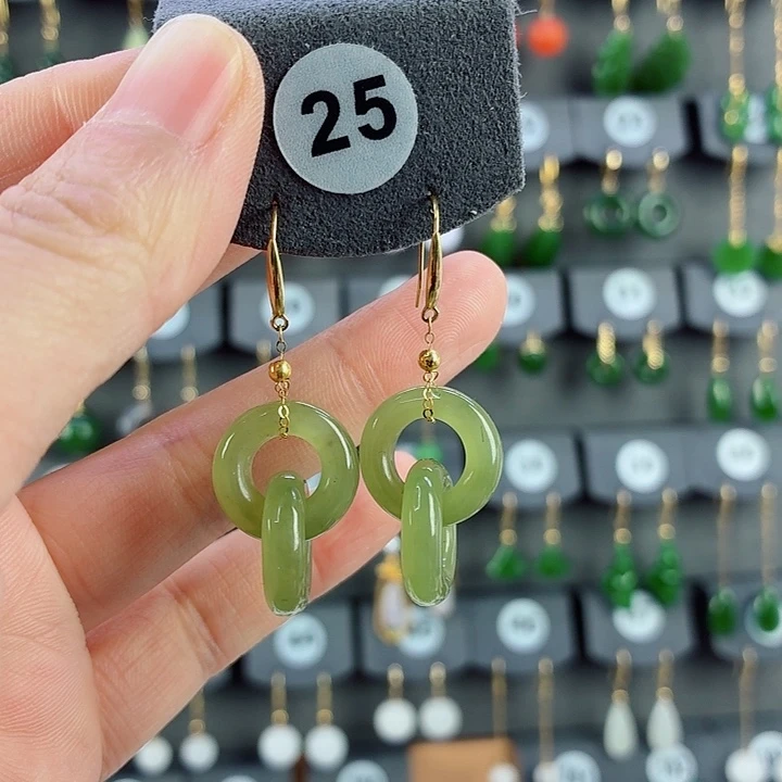 和田玉18K金镶嵌耳饰