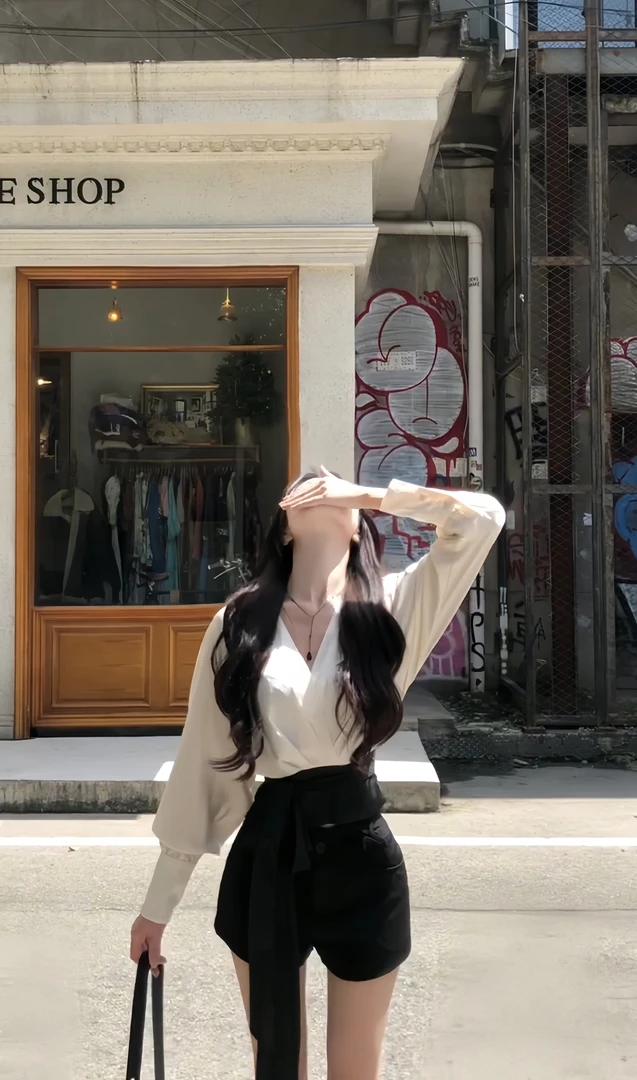 赫本小姐 撞色V领蝙蝠袖气质衬衫绑带收腰长袖上衣高腰显瘦短裤女