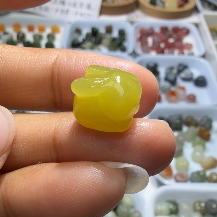 和田玉未镶嵌珠宝奇石