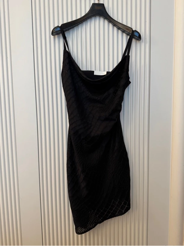 TIN blanc.仿鳄纹 不规则裙边设计 黑白连衣裙