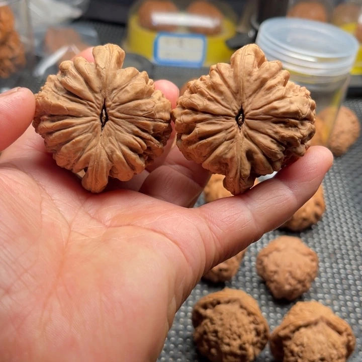 桃核把件全品龙鼎边53