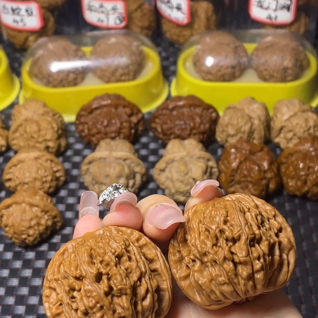 文玩核桃吊坠四座楼