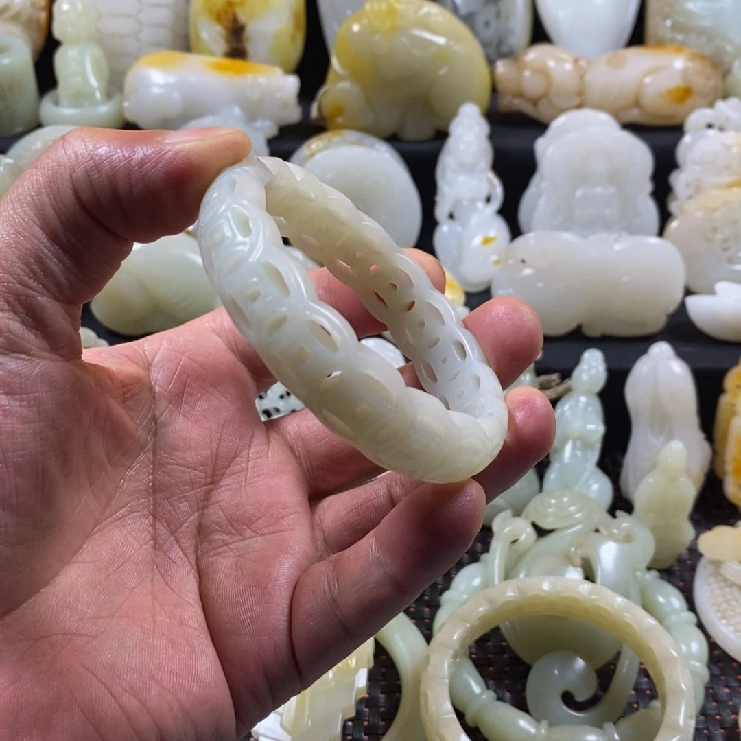 和田玉颈饰未镶嵌