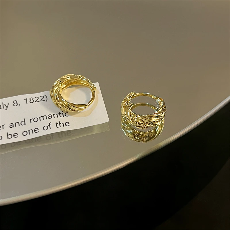 铜合金耳饰  A83复古金色港风耳环女2023年新款潮高级感耳圈耳饰