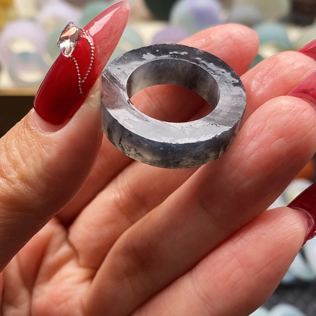 定制翡翠未镶嵌小**儿翡翠