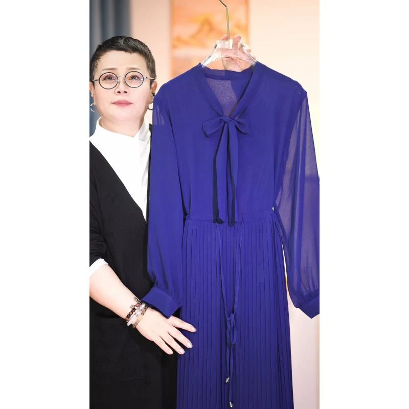 F199【V领新款克莱因蓝】2025年新款高定重工轻奢连衣裙