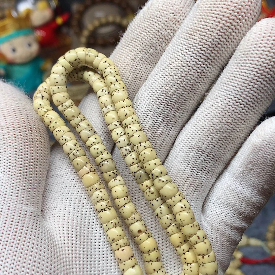 星月菩提吊坠卡六骨瓷白大肠￼