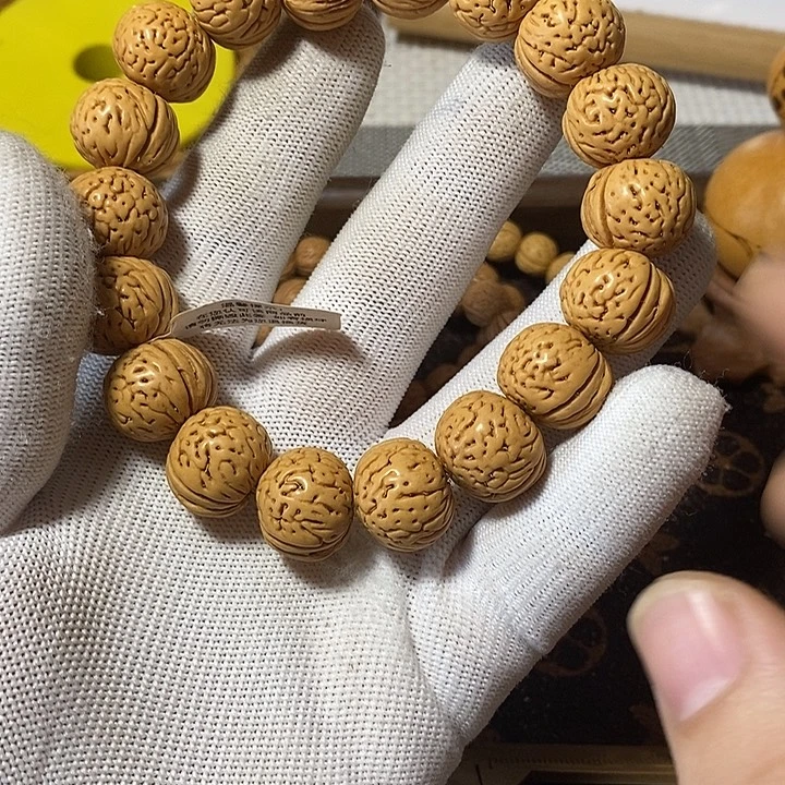 凌***波手串桃核顺顺利利180。71