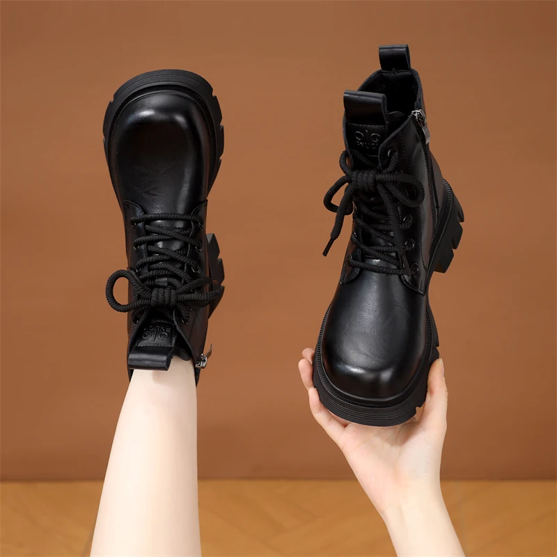 英伦风马丁靴女2025冬季新款休闲百搭显瘦保暖加绒平底防滑短靴子