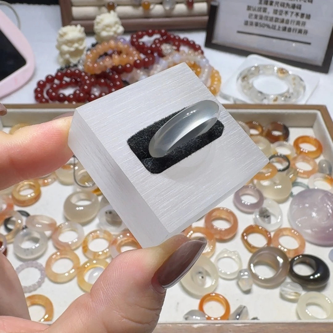 未镶嵌戒指玛瑙/玉髓港12码不退换福利