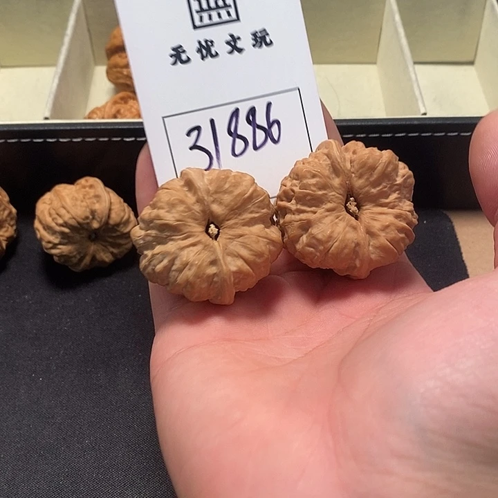 文玩核桃吊坠蛤蟆