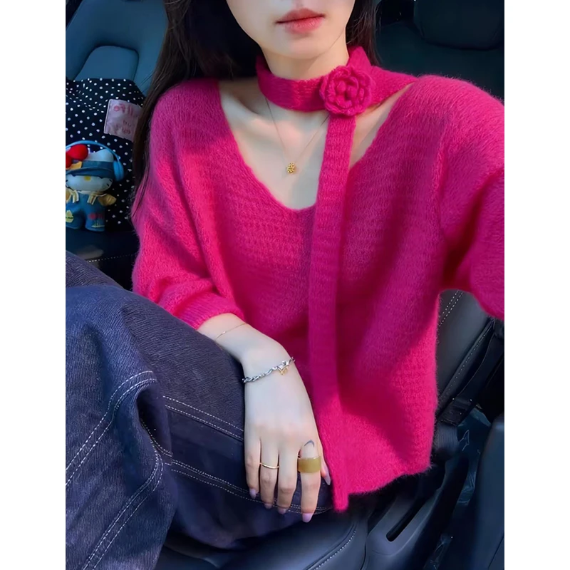 玫红色立体钩花围脖V领毛衣女装2025新款冬季绝美巨好看的针织衫