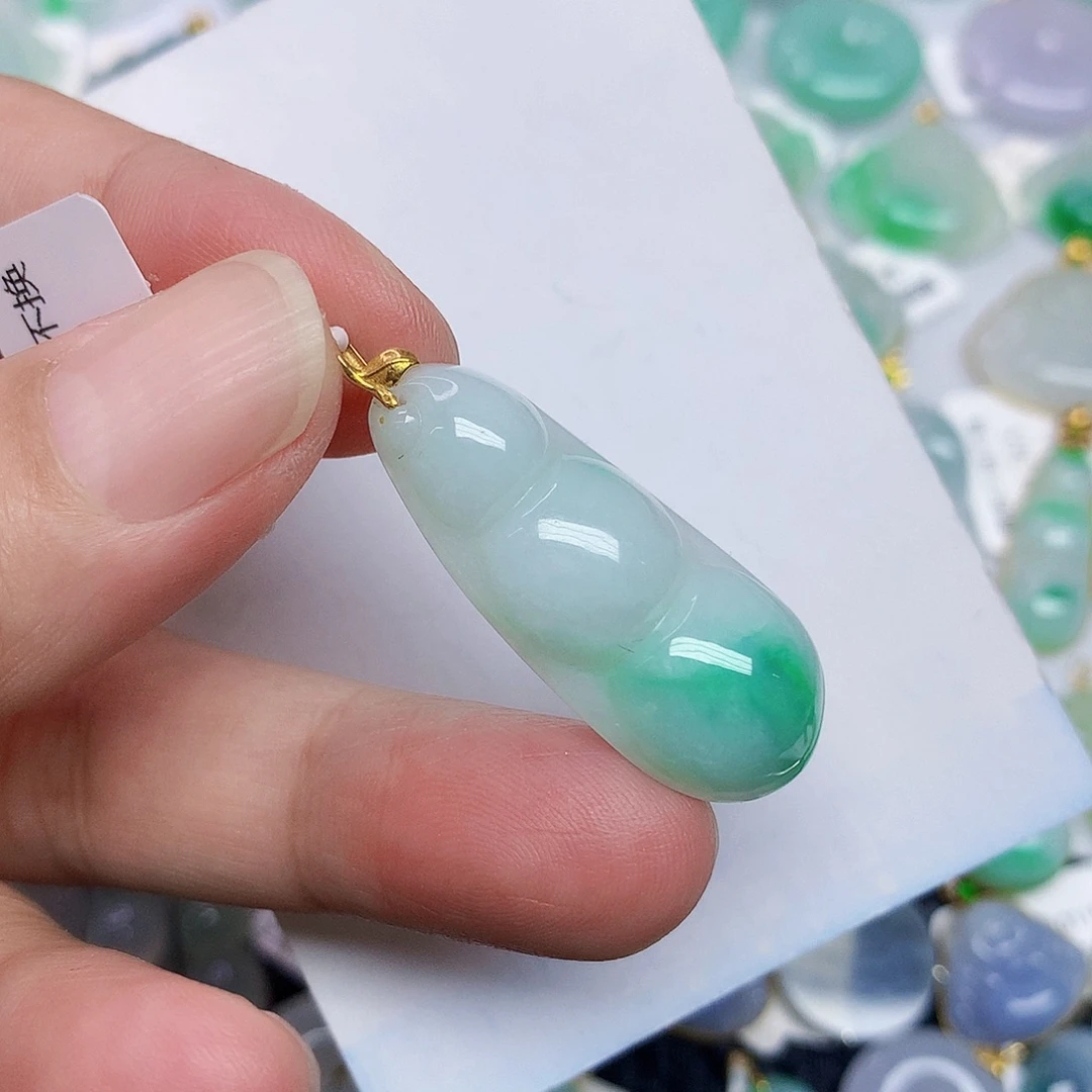 翡翠18K金镶嵌颈饰36789