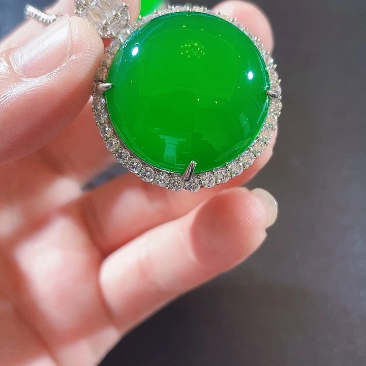 只买单纯的吊坠，没带链子，属的性质。无