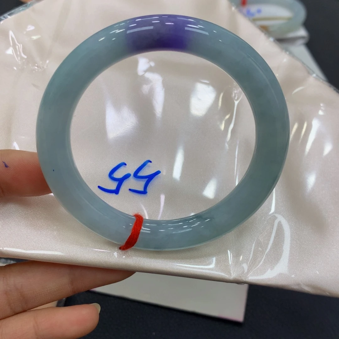 翡翠手镯未镶嵌翡翠