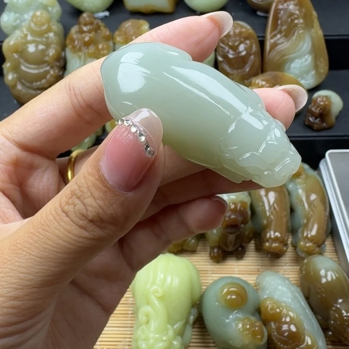 未镶嵌和田玉挂件