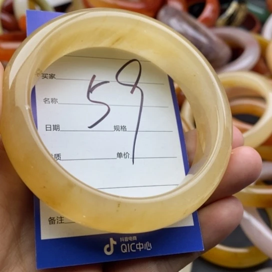 石英质玉未镶嵌手镯