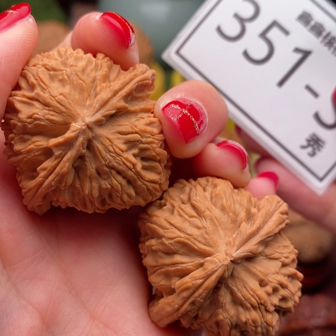 文玩核桃把件白狮38