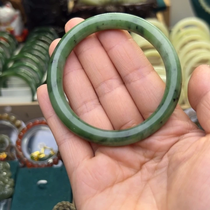 和田玉手镯未镶嵌55.5圈围9315