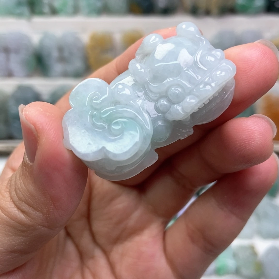 翡翠未镶嵌吊坠(赠链)