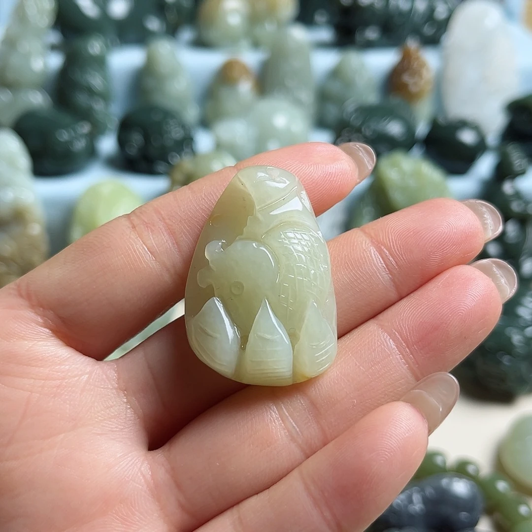 和田玉未镶嵌挂件