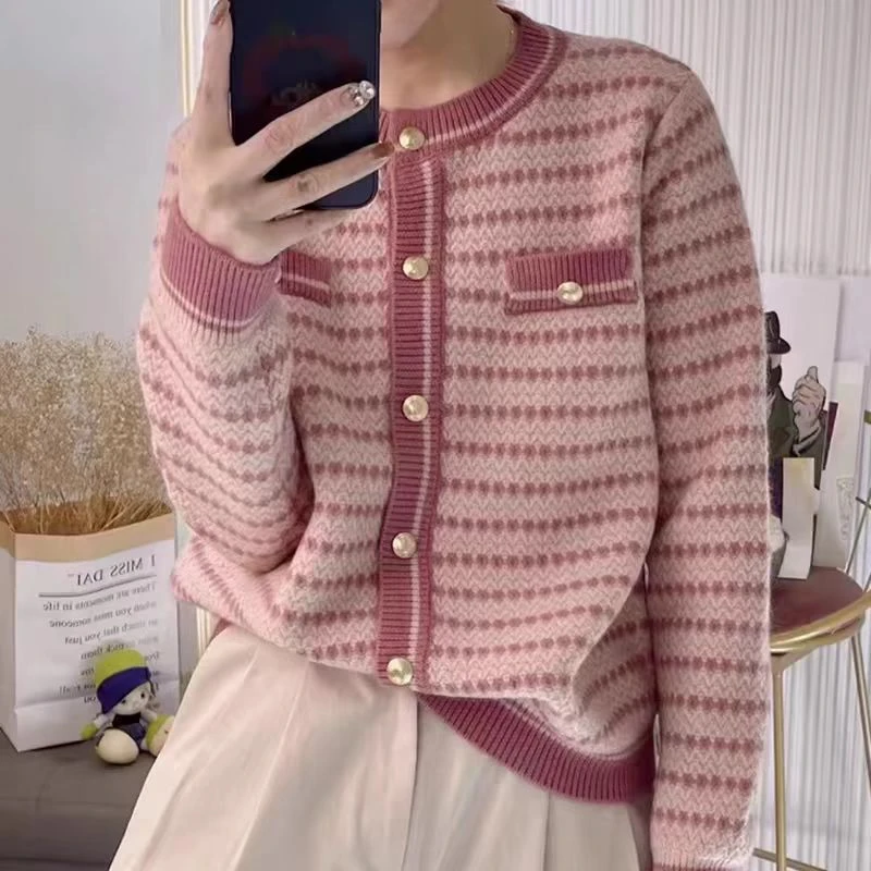 【小香风-粉】秋冬2024新款女装低圆领长袖条纹上衣百搭针织外套