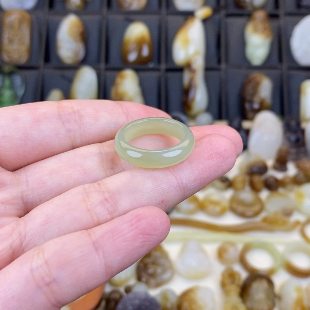 和田玉未镶嵌戒指