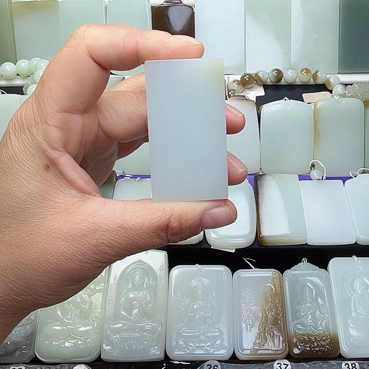 颈饰未镶嵌和田玉人****福