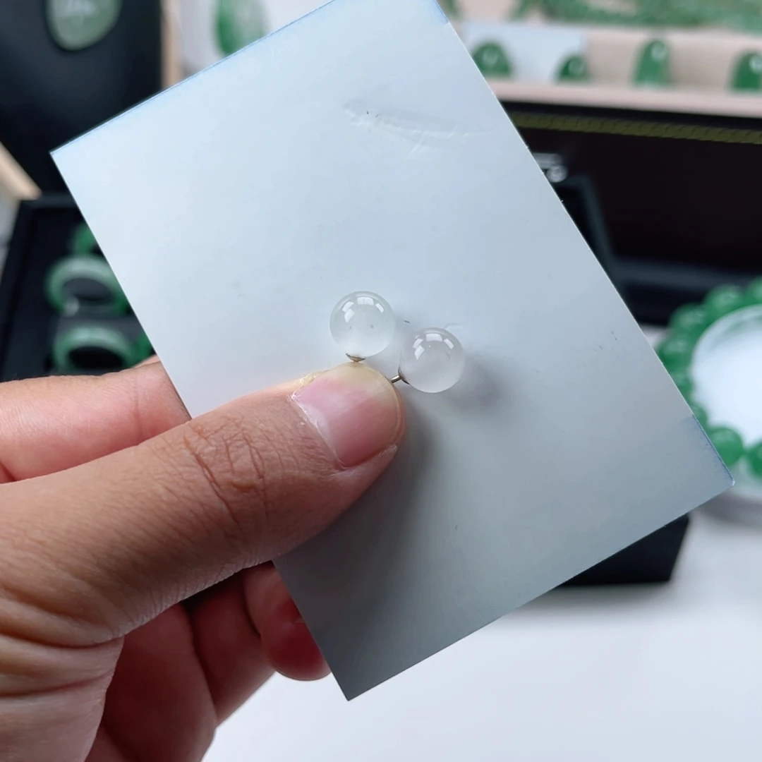 【闪购商品】银S925镀金镶嵌耳钉石英质玉（非洲翠）