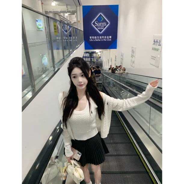 【梦梦服饰】小马春季白色麻花圆领针织修身吊带背心两件套