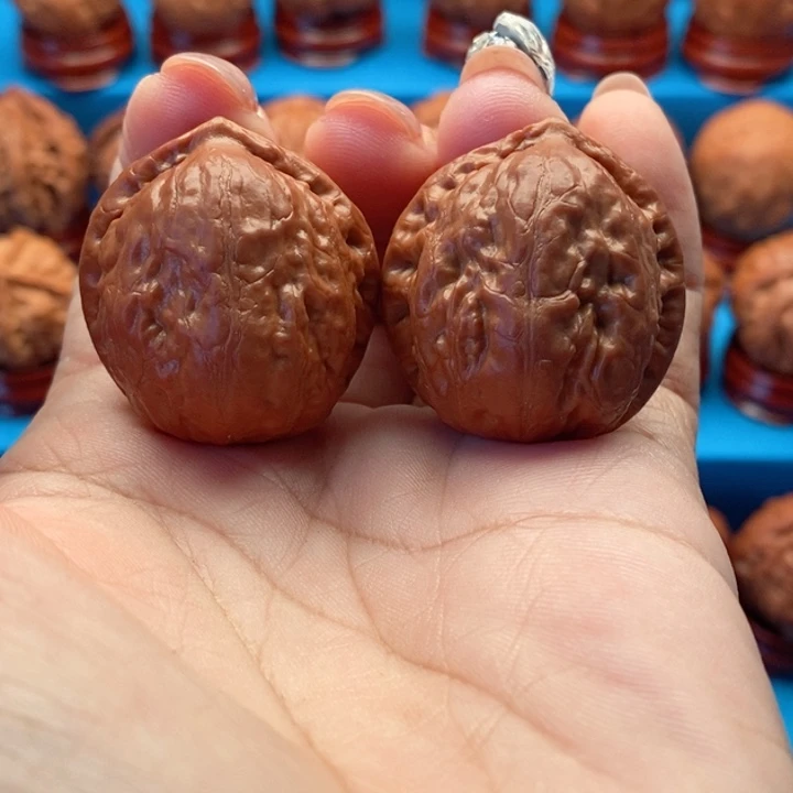 文玩核桃把件卧龙石