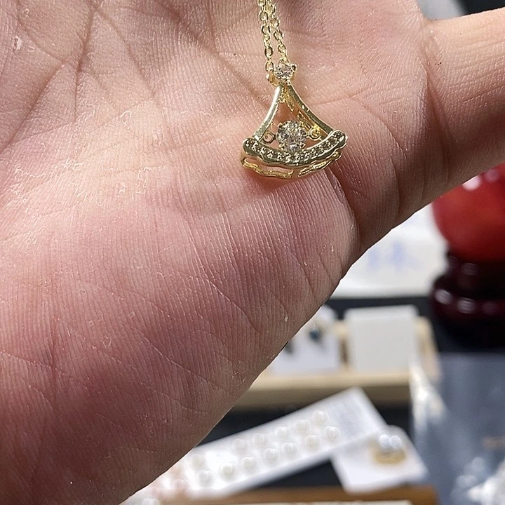 静***莎淡水珍珠合金颈饰