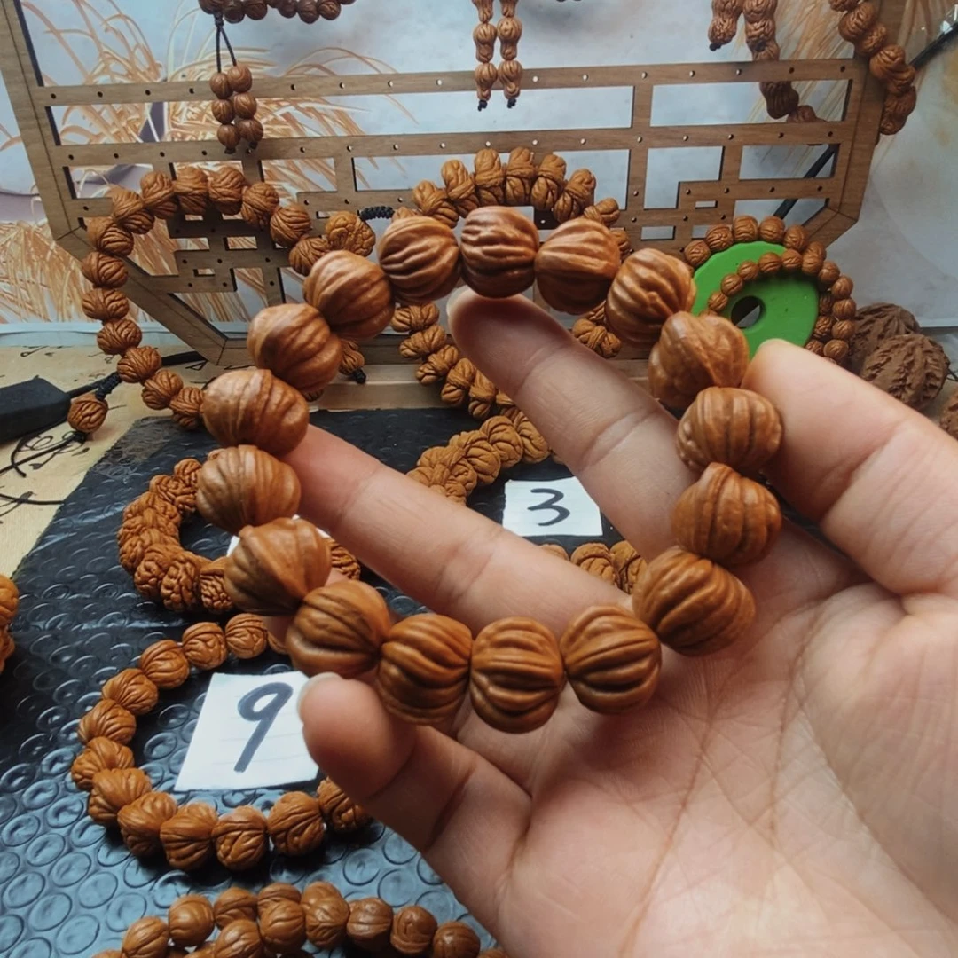 文玩核桃吊坠龙纹桃核