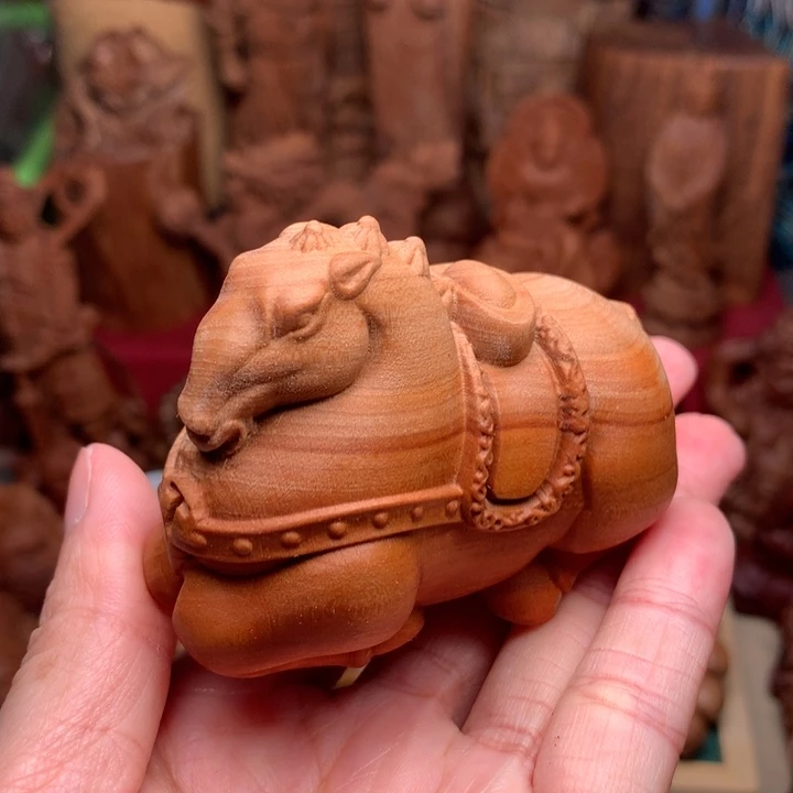 檀香木把件老山檀马微瑕