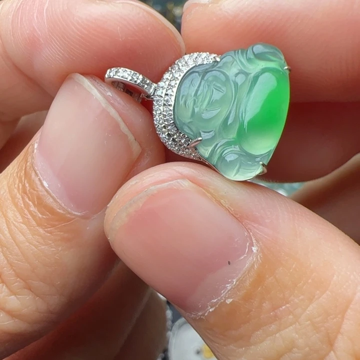 翡翠18K金镶嵌吊坠(赠链)