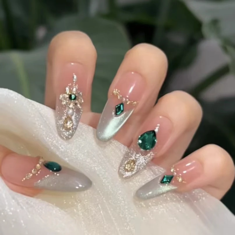 【莫尼卡】纯手工轻奢纯手工祖母绿宫廷风带钻猫眼显白穿戴甲美甲贴