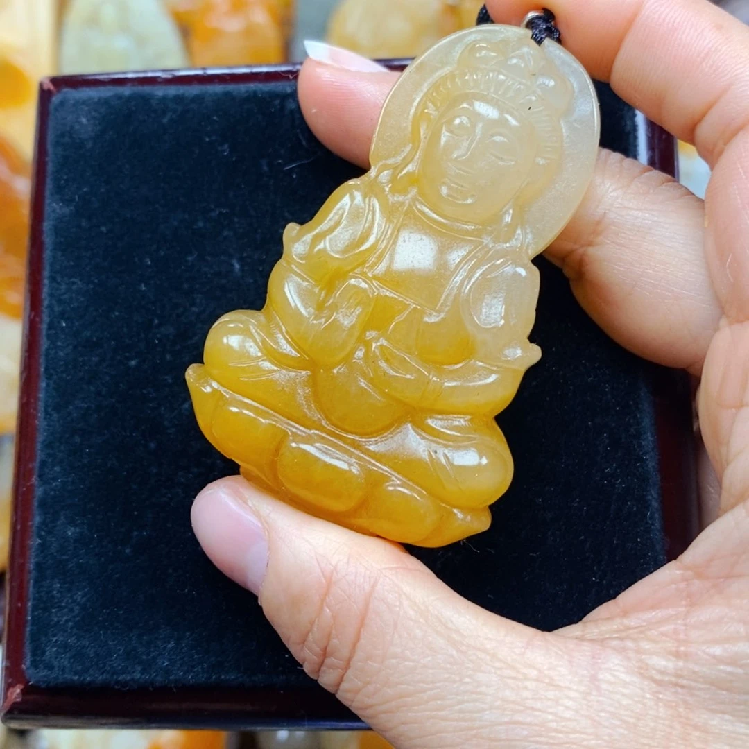 石英质玉（黄龙玉）未镶嵌颈饰