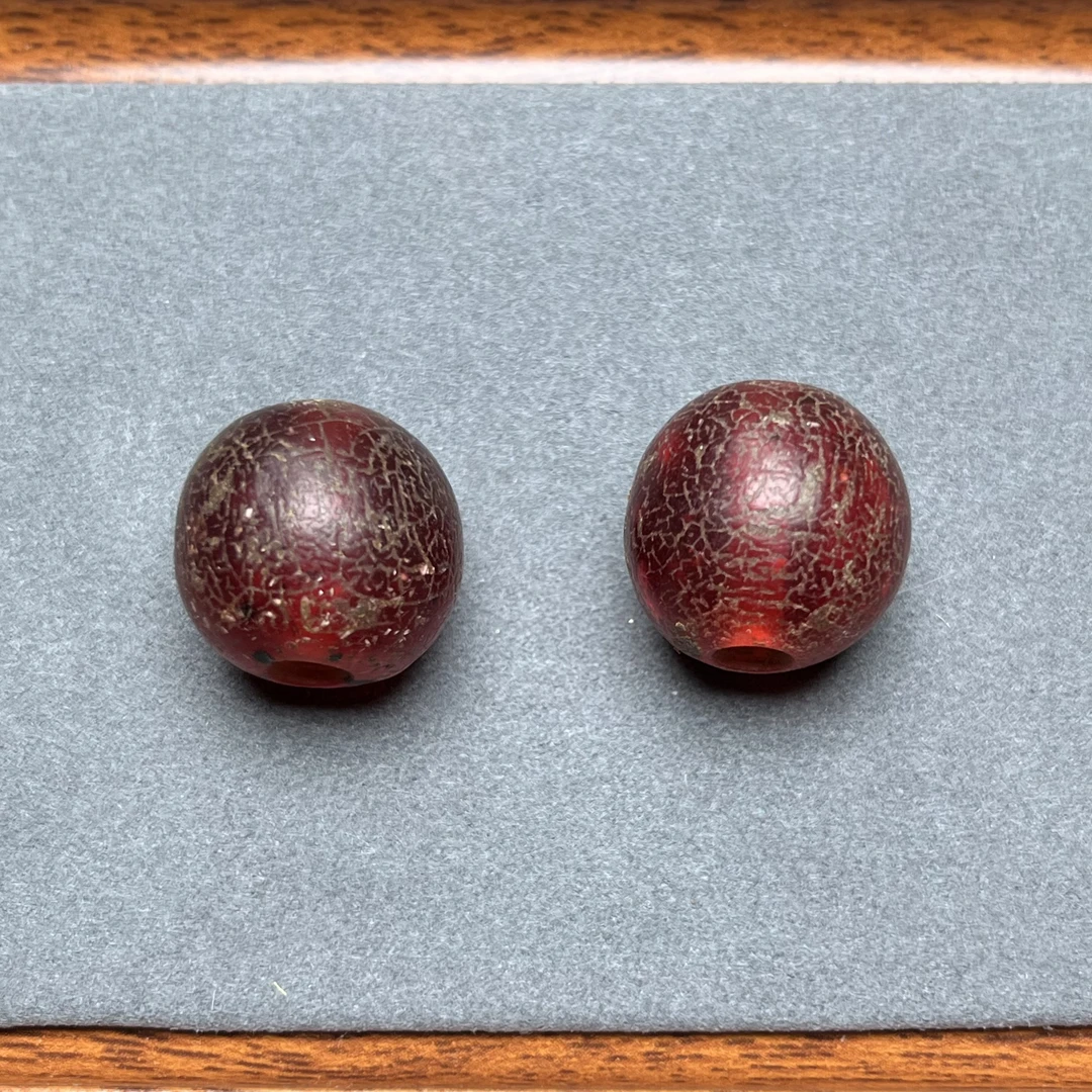 一对老琥珀朝珠，酒红血珀、尺寸珠径1.9公分