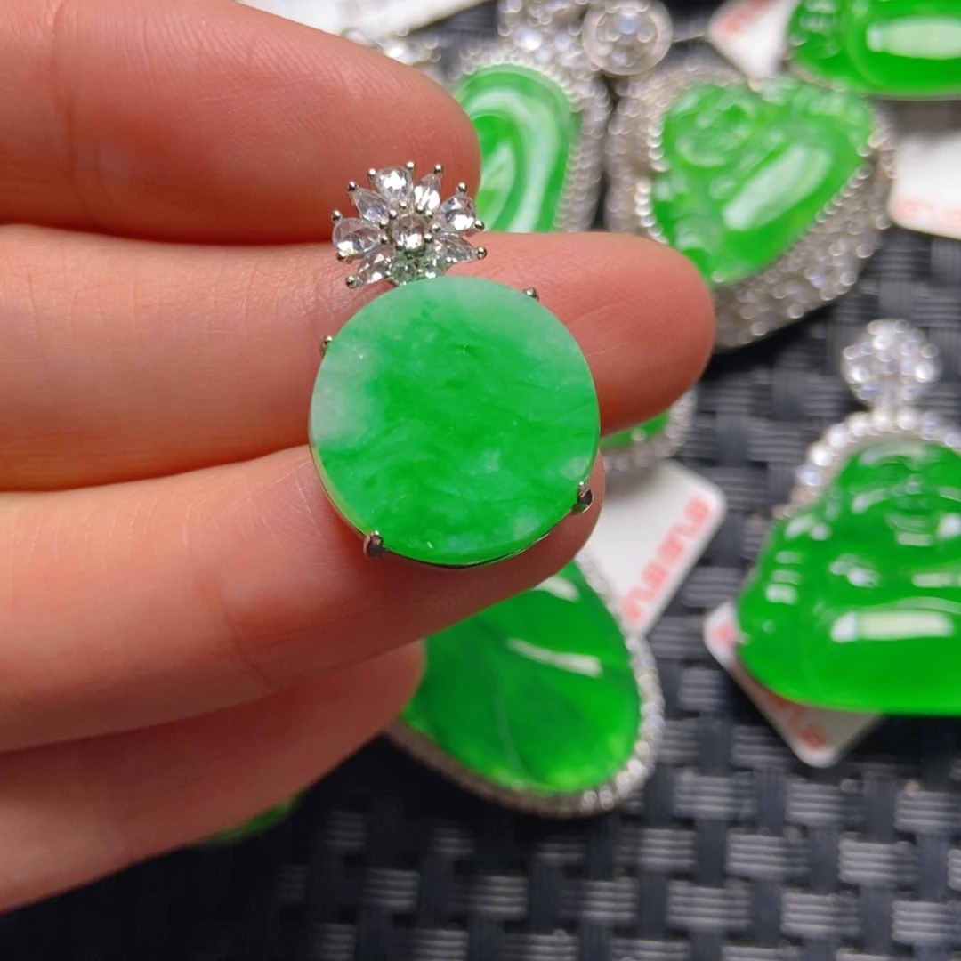 翡翠银S925镶嵌颈饰圆牌吊坠