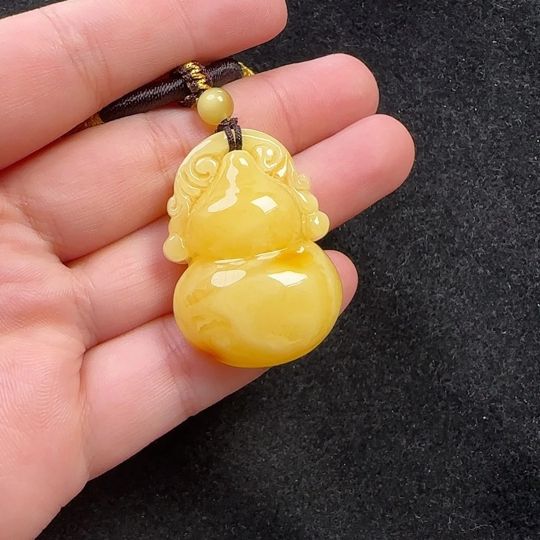 蜜蜡未镶嵌珠宝奇石