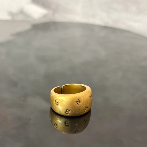 铜合金戒指 黄色字母宽戒指JZ1617
