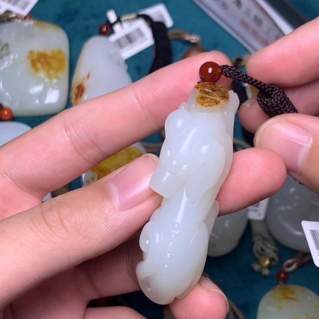 颈饰未镶嵌和田玉