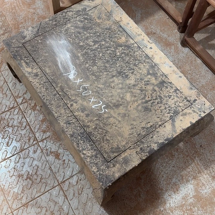 陈***强银鸡翅木炕几白胚打磨