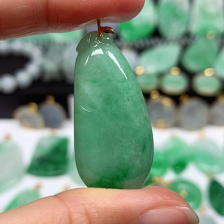 翡翠吊坠(不含链)18K金镶嵌