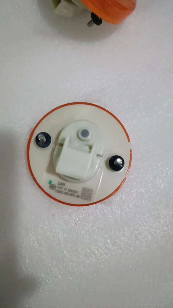 适用青岛解放JH6天V捍V原厂边灯挡泥板灯LED轮胎圆灯J7