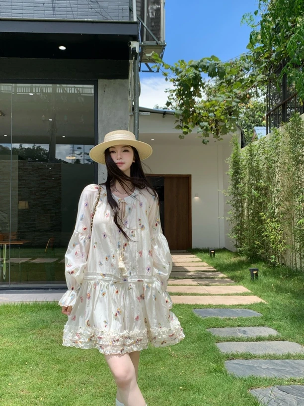 轻氧少女～韩系好穿手工刺绣花边连衣裙显瘦时尚法式